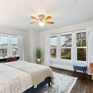 Alki Beach, 3br, Prime Location, Steps To Beach Holiday home