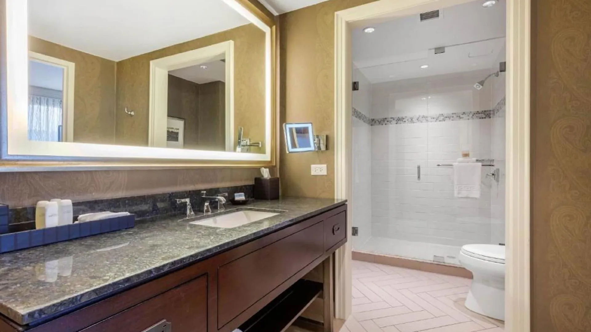 ****  Omni Nashville Hotel USA